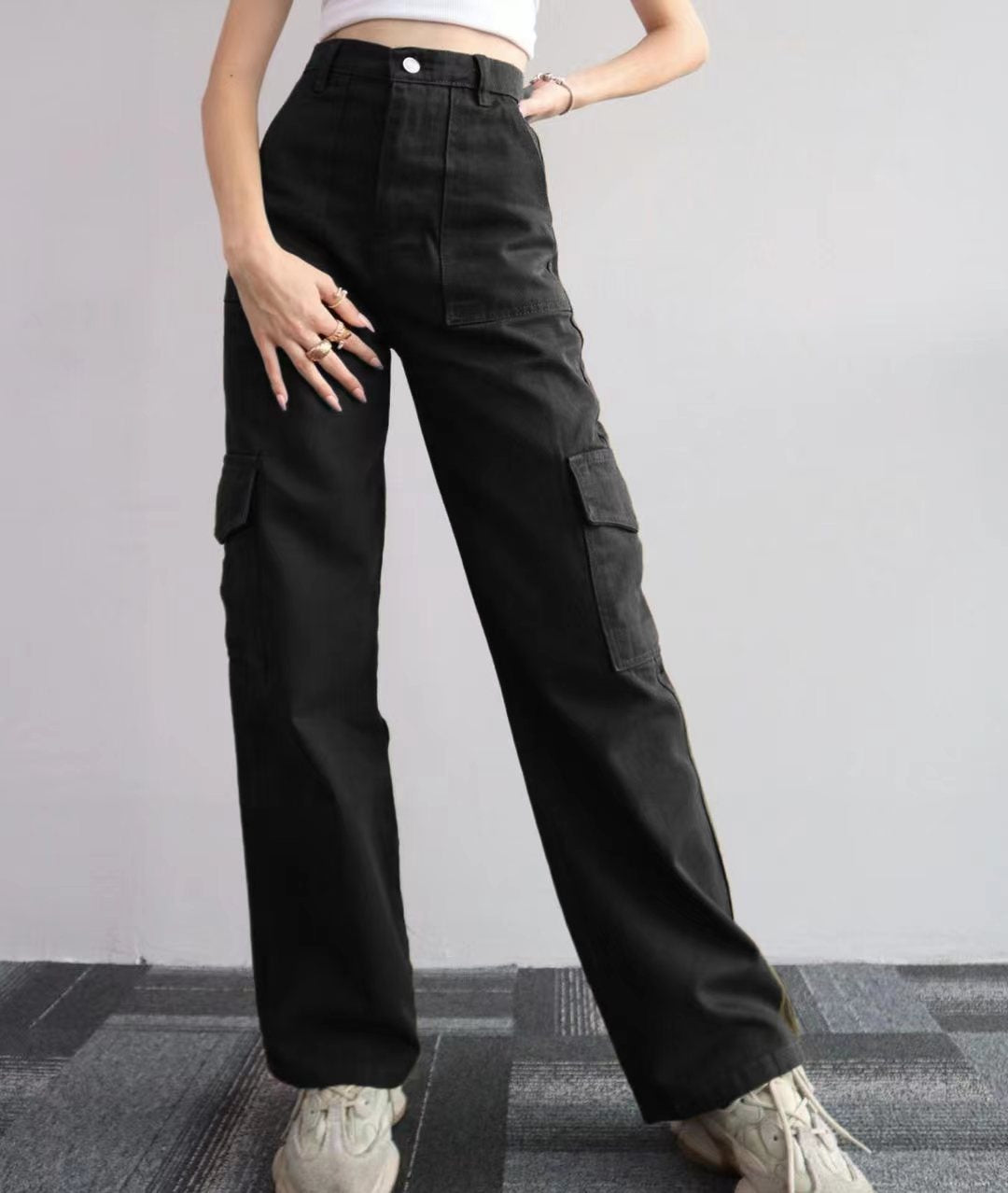 Women's cargo pants with high waist, straight leg and patch pockets Mune Fashion