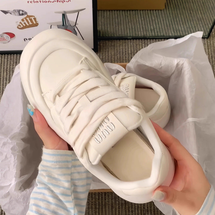 Women's sneaker with innovative cushioning sole and stylish details Mune Fashion