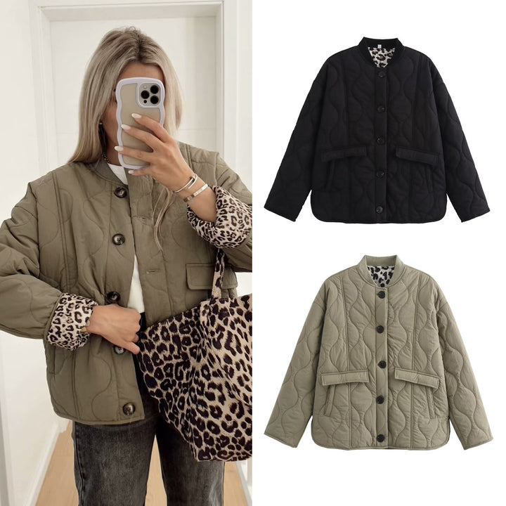 Women's quilted short jacket with round neckline, decorative button placket and flap pockets Mune Fashion