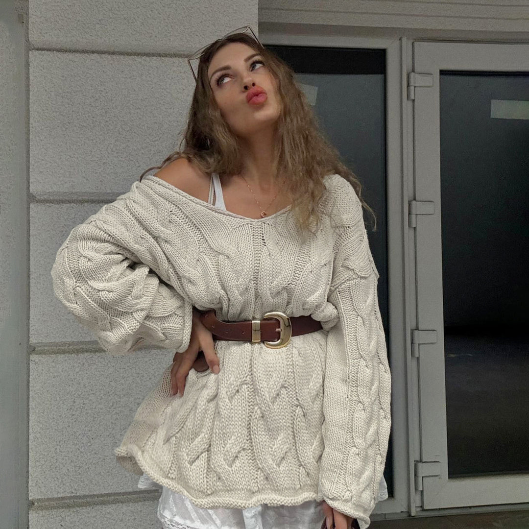Women's casual oversized knitted sweater with cable pattern and wide V-neck Mune Fashion