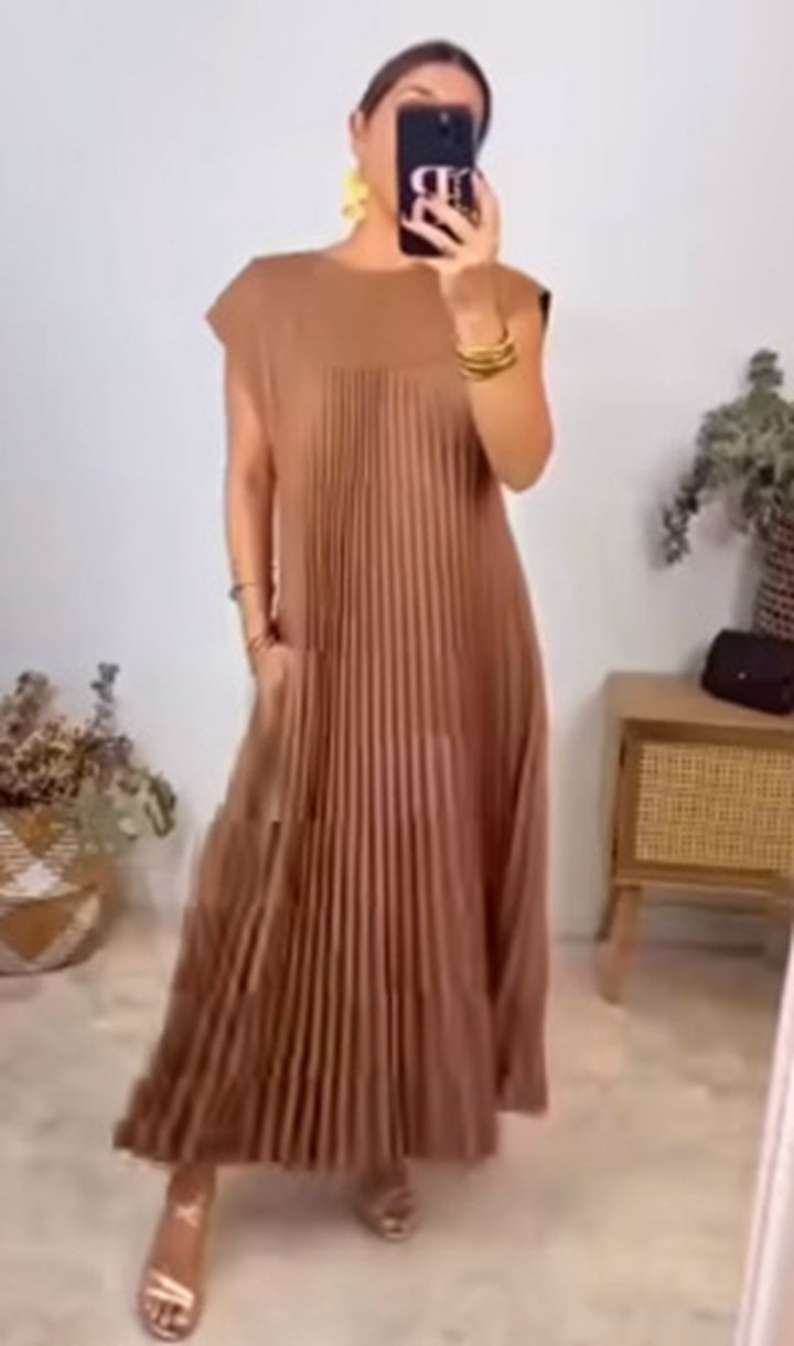 Women's flowing pleated maxi dress with dropped shoulders and side pockets Mune Fashion