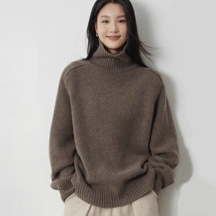Women's turtleneck sweater made of fine wool blend with straight cut and wide ribbed collar Mune Fashion