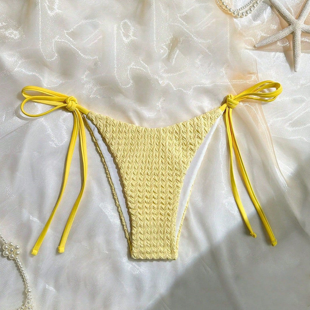 Women Triangle Bikini with Delicate Textures Mune Fashion