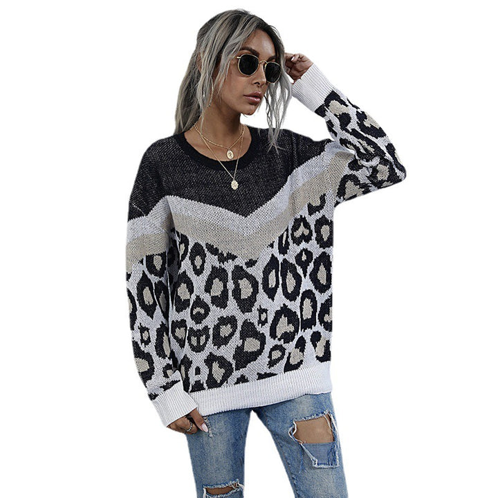 Women's oversized fine knit sweater with chevron detail and abstract leopard print Mune Fashion