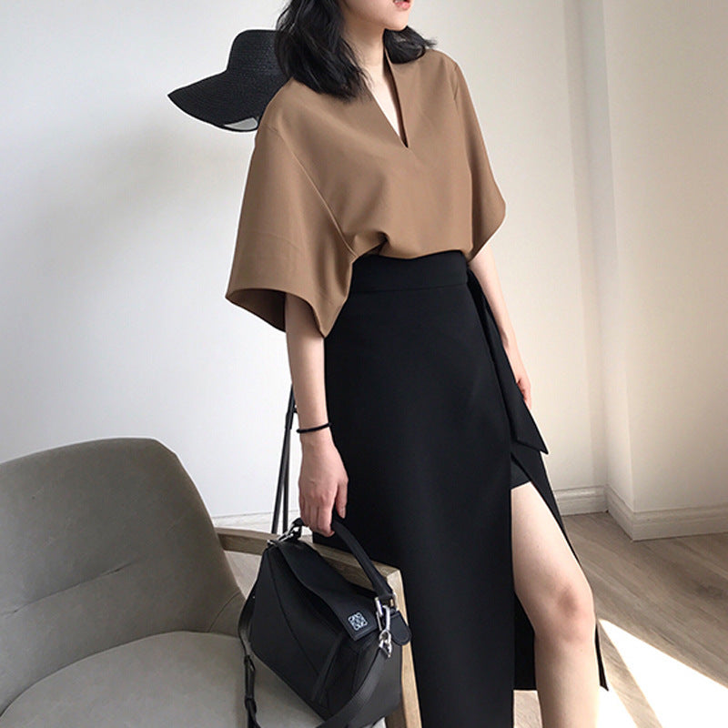 Ladies Elegant Blouse with V-Neck and Loose Fit Mune Fashion