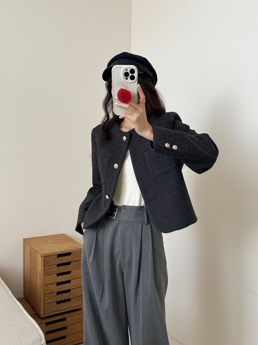Women's short blazer with round neckline, textured fabric and golden buttons Mune Fashion