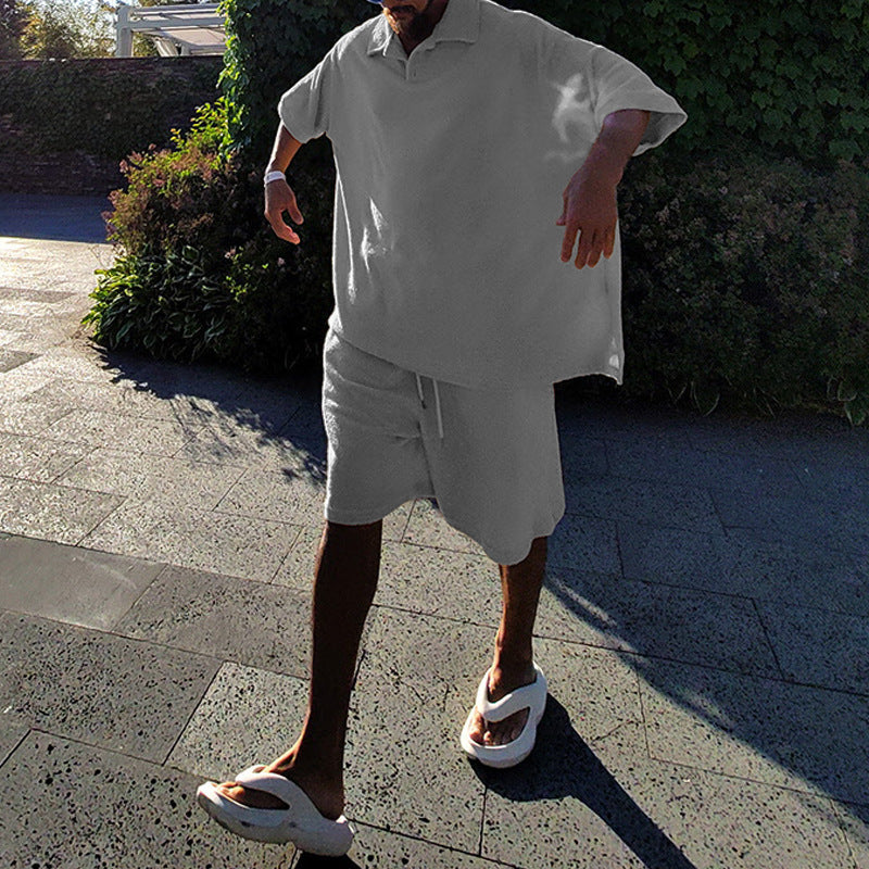 Men's urban wide leisure set with Henley collar, extended loose-fitting shirt and knee-length jersey shorts Mune Fashion