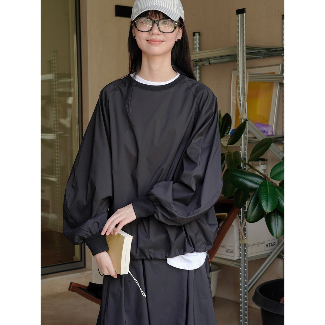 Women's Oversize Rain and Wind Pullover with Water-Repellent Surface and Elastic Hem Mune Fashion
