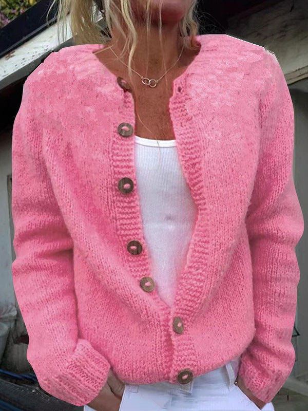 Ladies cozy knitted cardigan with decorative wooden buttons and round neckline Mune Fashion