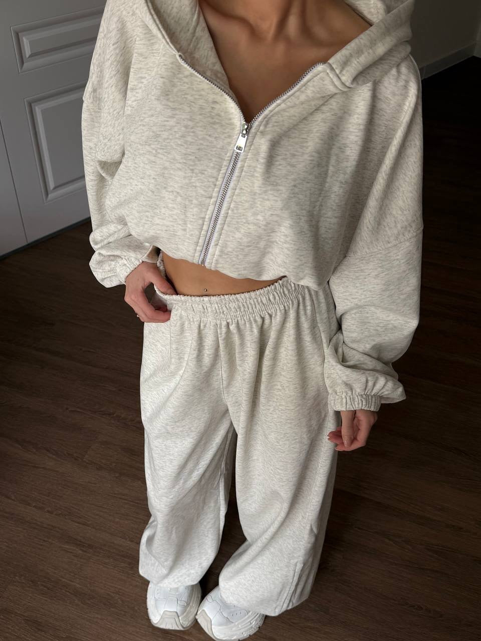 Women's cropped hooded zip jacket with balloon sleeves and high-cut wide sweatpants set Mune Fashion
