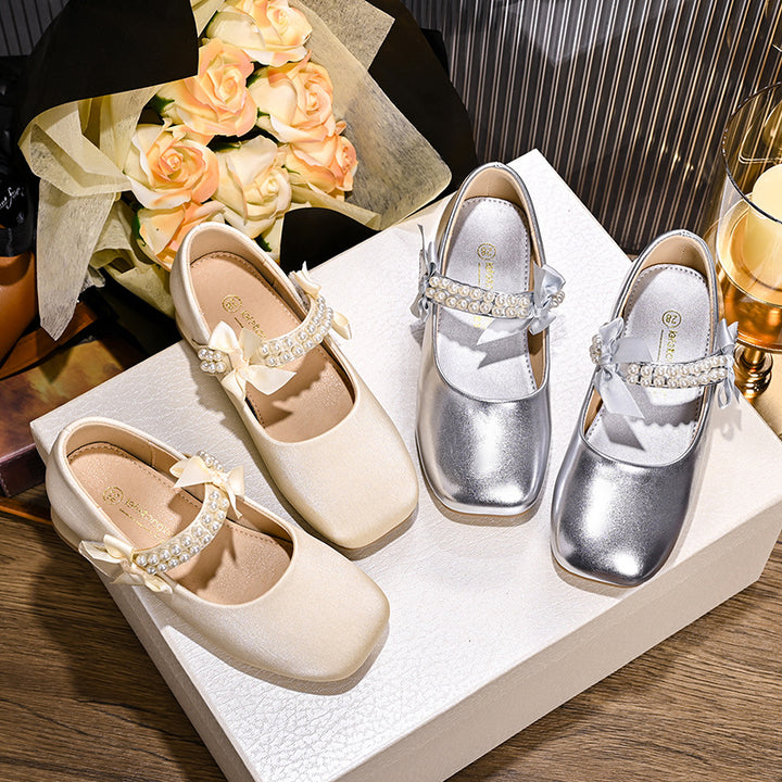 Girls' ballet shoes with decorative pearl and bow accents Mune Fashion