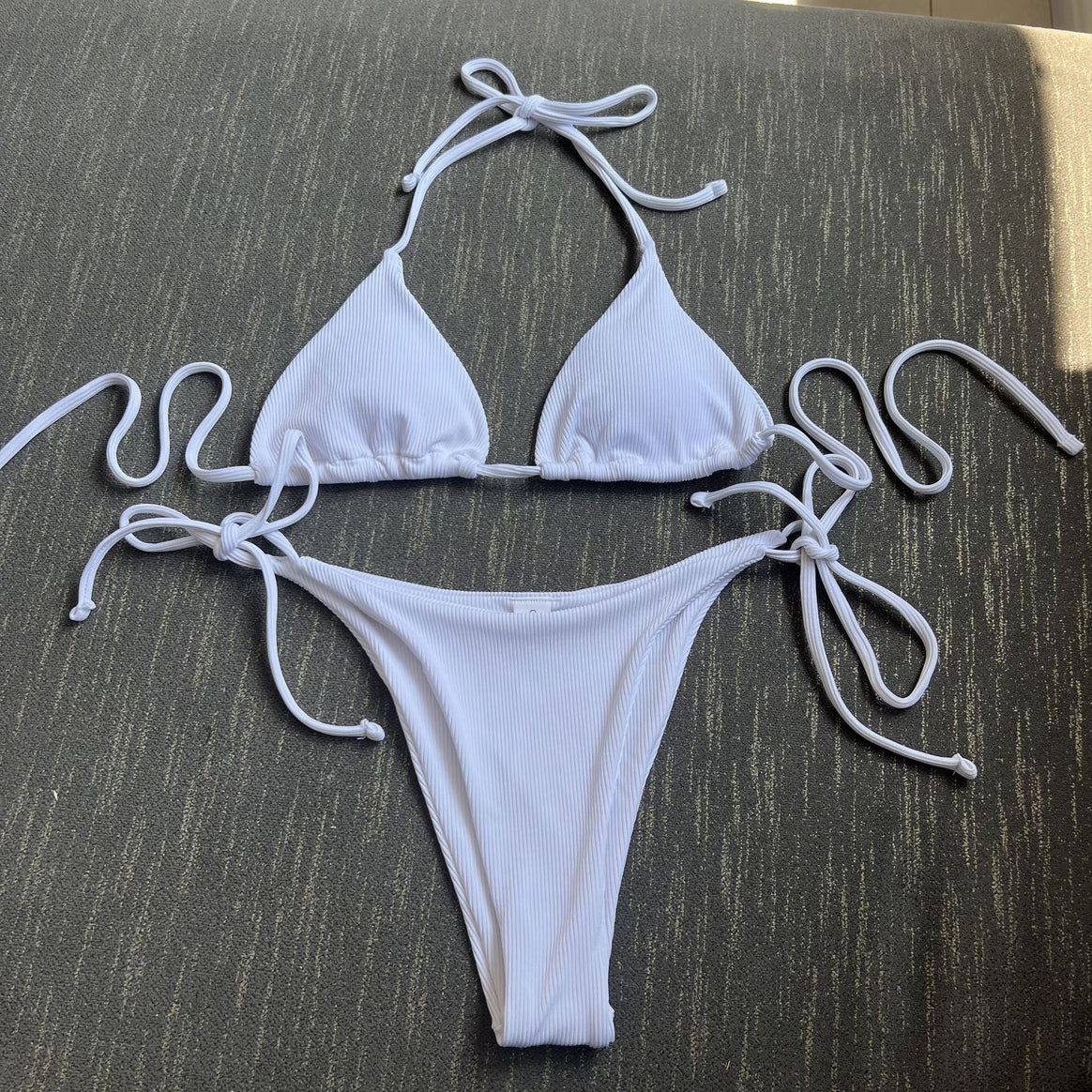 Women's triangle bikini with adjustable straps and playful ties Mune Fashion
