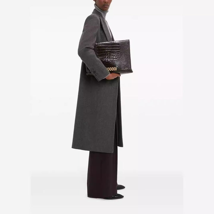 Women's double-breasted long coat in tailoring look with slim silhouette and distinctive shoulder Mune Fashion