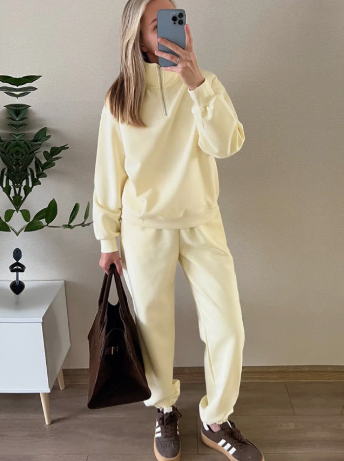 Women's sweat set with half-zip, oversized pullover and high-waisted wide cut jogging pants Mune Fashion
