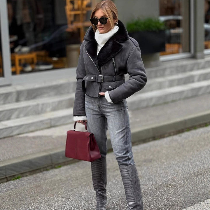 Women's short jacket in biker style made of faux suede with teddy lining and belted waist Mune Fashion