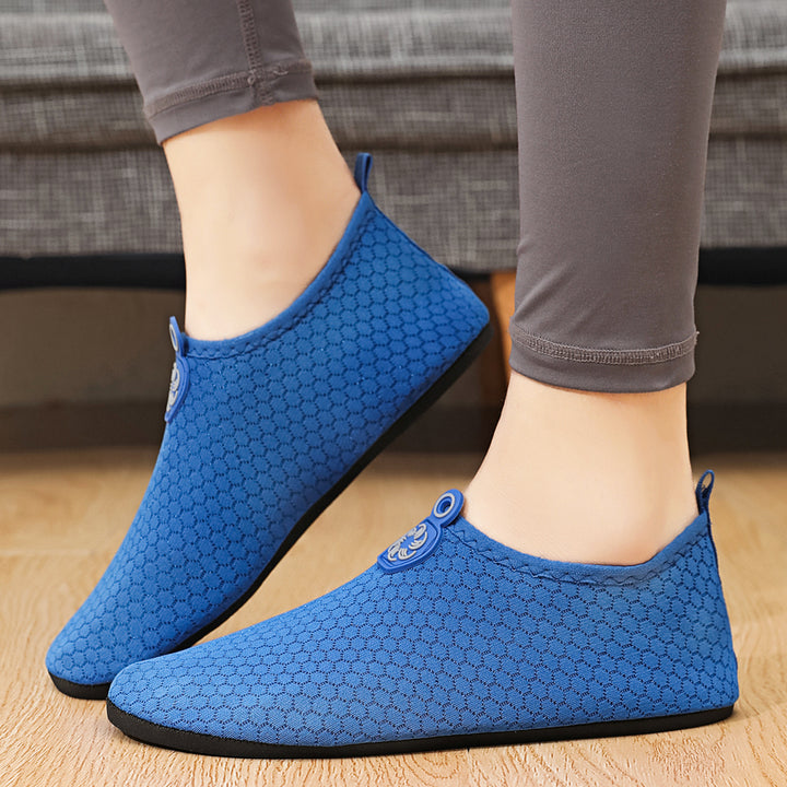 Women's lightweight knitted water shoe Slip-On with seamless sock shaft and non-slip rubber sole Mune Fashion