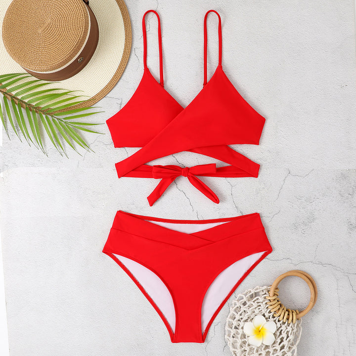Ladies Triangle Bikini with Fashionable Accents Mune Fashion