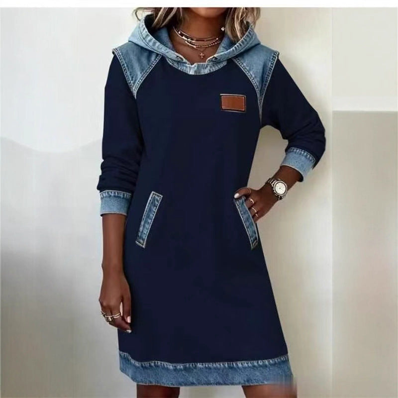 Women's hooded sweatshirt dress with denim appliqués, kangaroo pockets and casual cut Mune Fashion