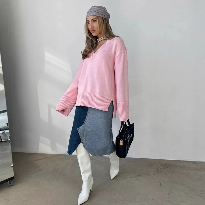 Women’s oversized fine knit sweater with deep V-neckline, ribbed cuffs and loose silhouette Mune Fashion