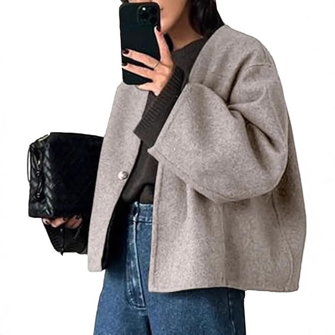 Women's cropped oversized wool jacket with boxy cut and single-button closure Mune Fashion