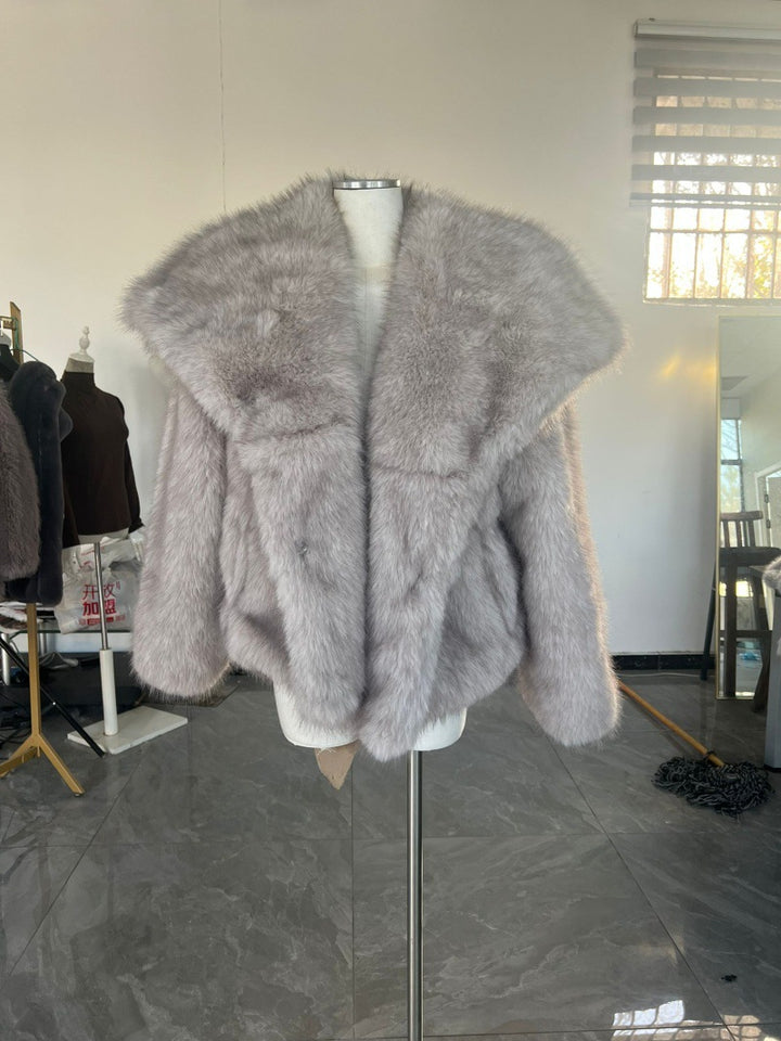 Women's short bolero in boxy cut made of vegan shaggy faux fur with XXL shawl collar Mune Fashion