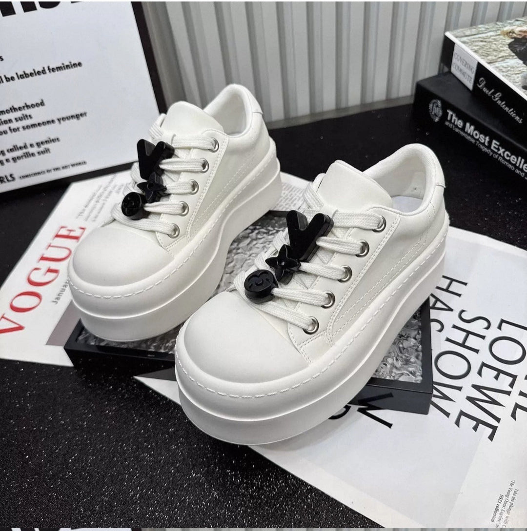 Women's Fashion Sneakers with Eye-Catching Design Mune Fashion