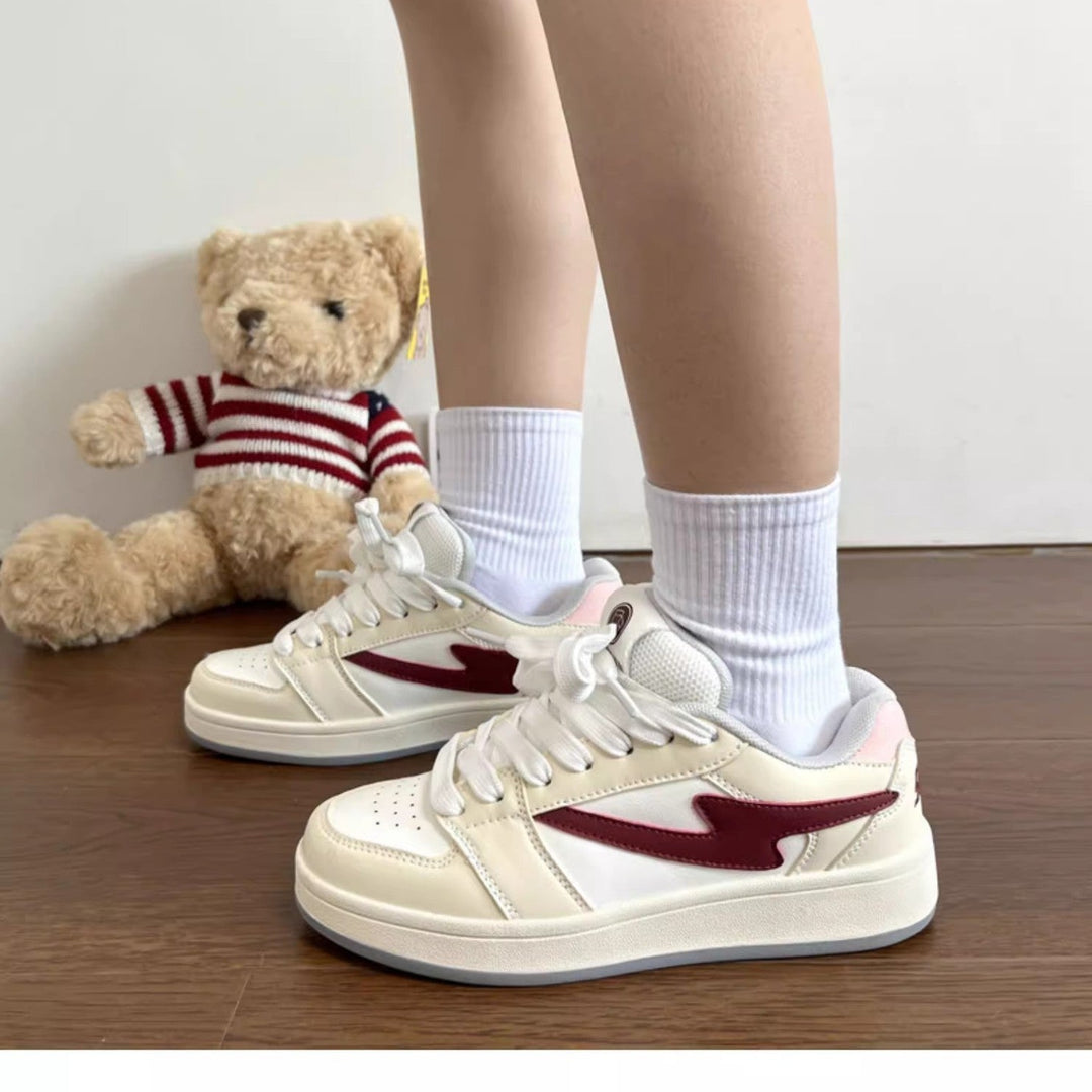 Ladies sneaker with comfortable padding and sporty design Mune Fashion