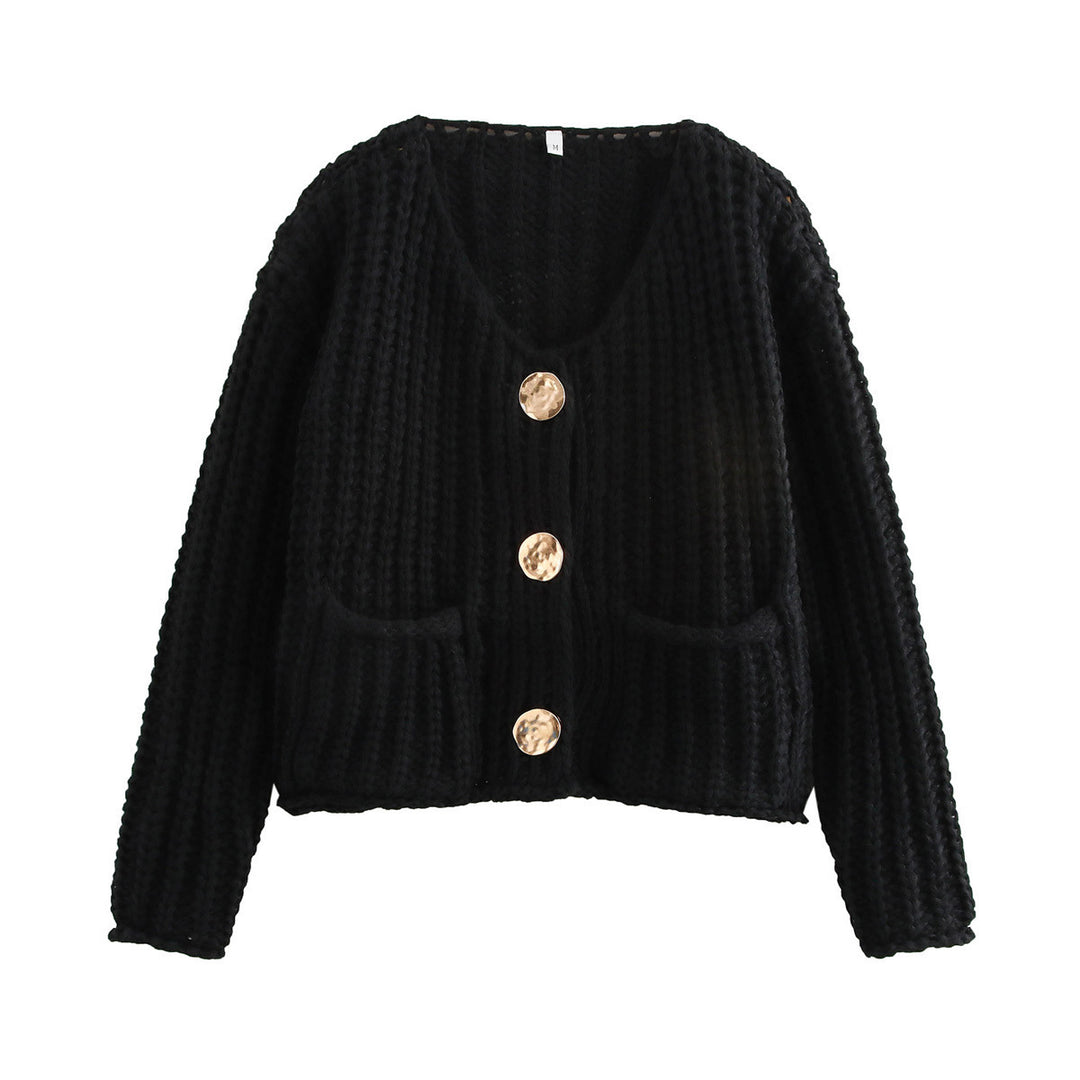 Ladies short cardigan in ribbed chunky knit with patch pockets and statement buttons Mune Fashion