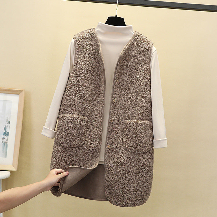 Women's long quilted teddy vest with button placket, soft brushed lining and large patch pockets Mune Fashion