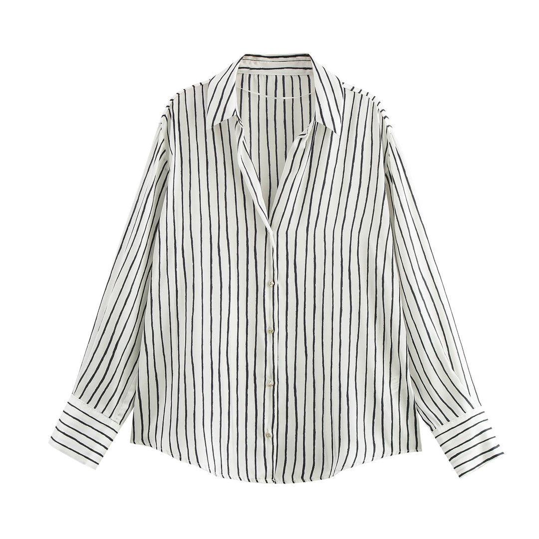 Women's oversized satin blouse with shirt collar, extended cuffs and rounded hem Mune Fashion
