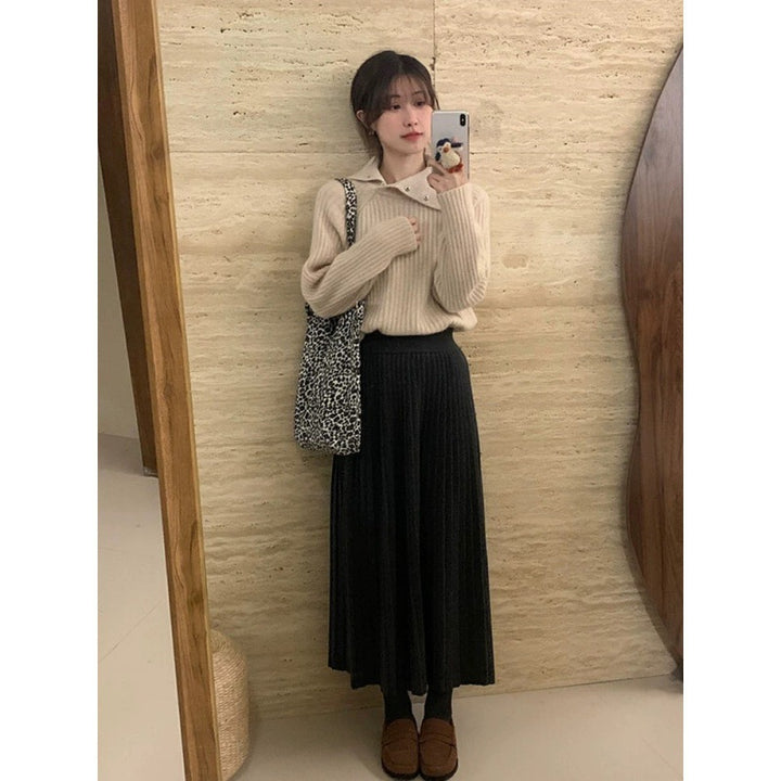 Women’s turtleneck sweater with snap-button placket and fine ribbed structure Mune Fashion