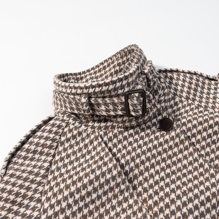 Ladies short jacket in houndstooth with stand-up collar, double-breasted and waist details Mune Fashion