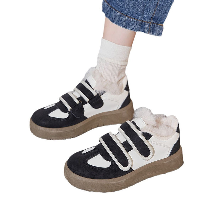 Women Sports Sneakers with innovative Velcro closure and high-quality interior padding Mune Fashion