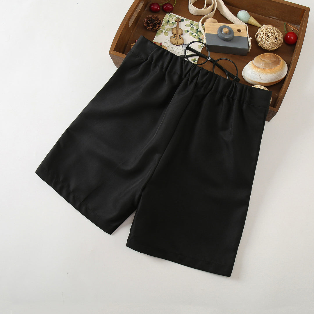 Ladies stylish shorts made of light, breathable material Mune Fashion