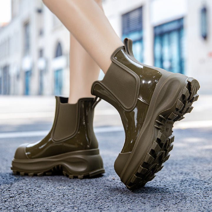 Women's Platform Rubber Chelsea Boots with sturdy Lug Sole Mune Fashion