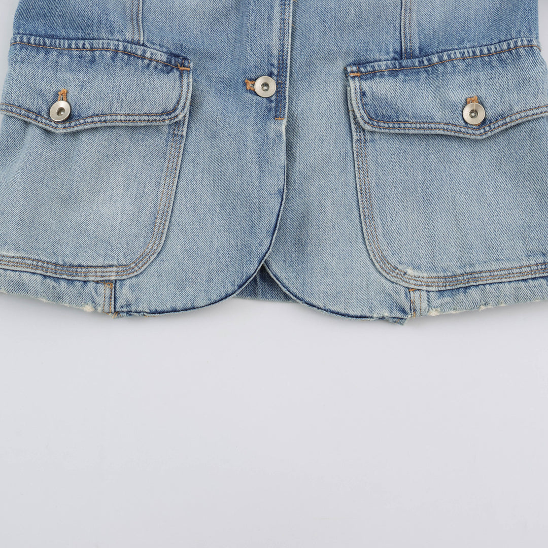 Women's lightweight denim jacket with stand-up collar, shoulder flaps, and four flap pockets Mune Fashion