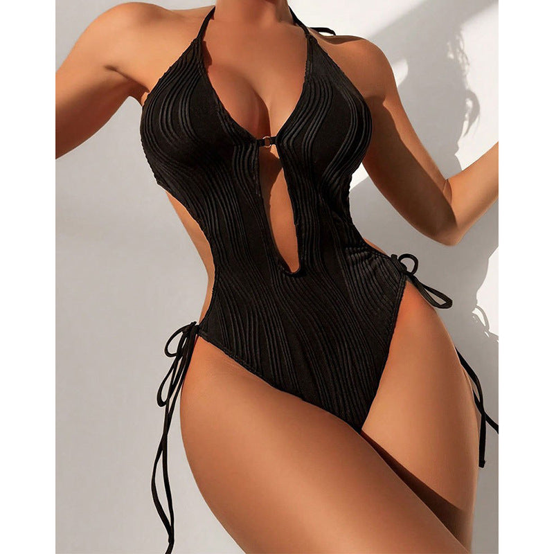 Women Cut-Out One-Piece Swimsuit Mune Fashion