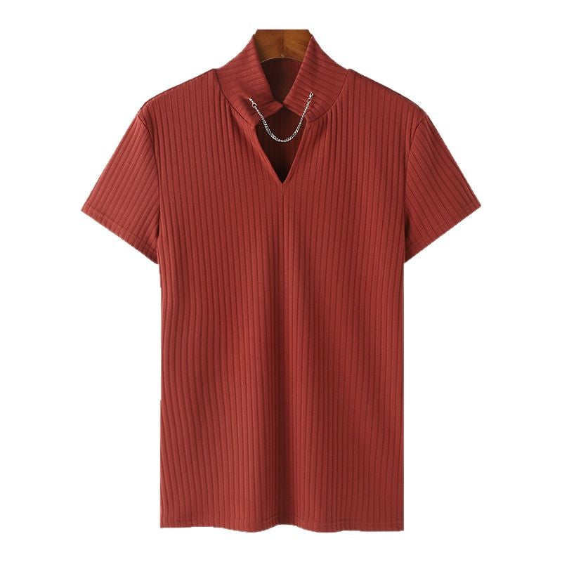 Women's slightly ribbed short-sleeve top with stand-up collar, V-neck and decorative chain Mune Fashion