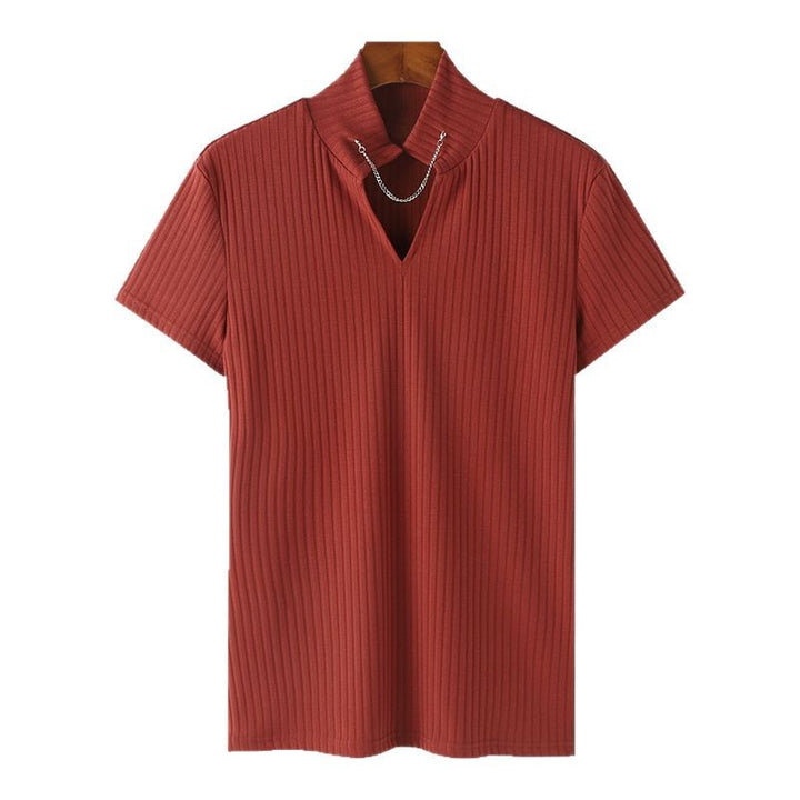 Women's slightly ribbed short-sleeve top with stand-up collar, V-neck and decorative chain Mune Fashion