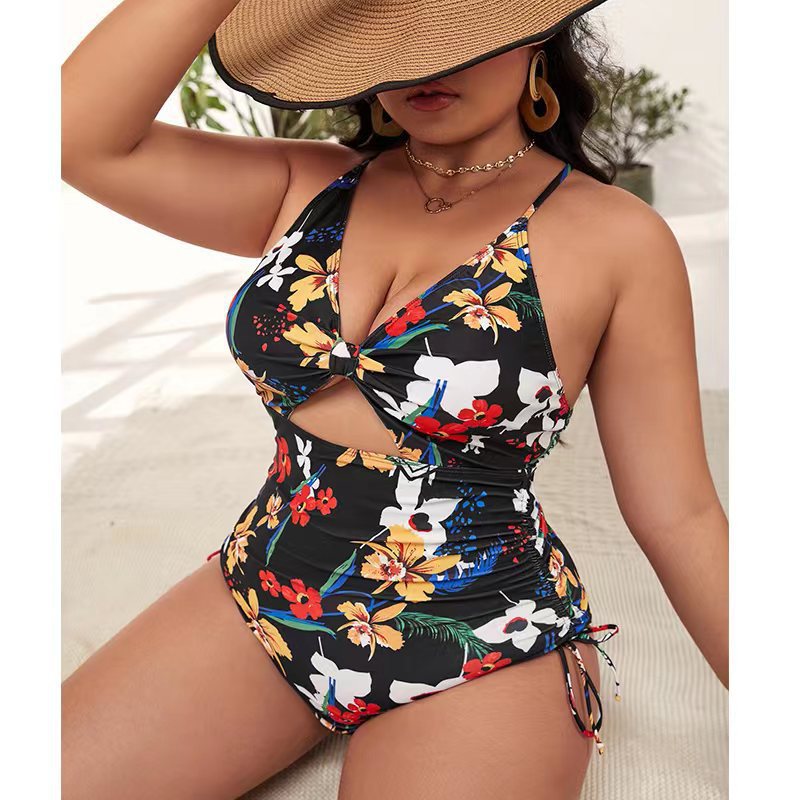 Women's one-piece swimsuit with trendy cut-out and colorful geometric design Mune Fashion