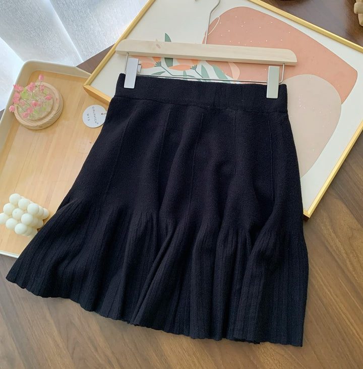 Women's Pleated Skirt made of high-quality knit Mune Fashion