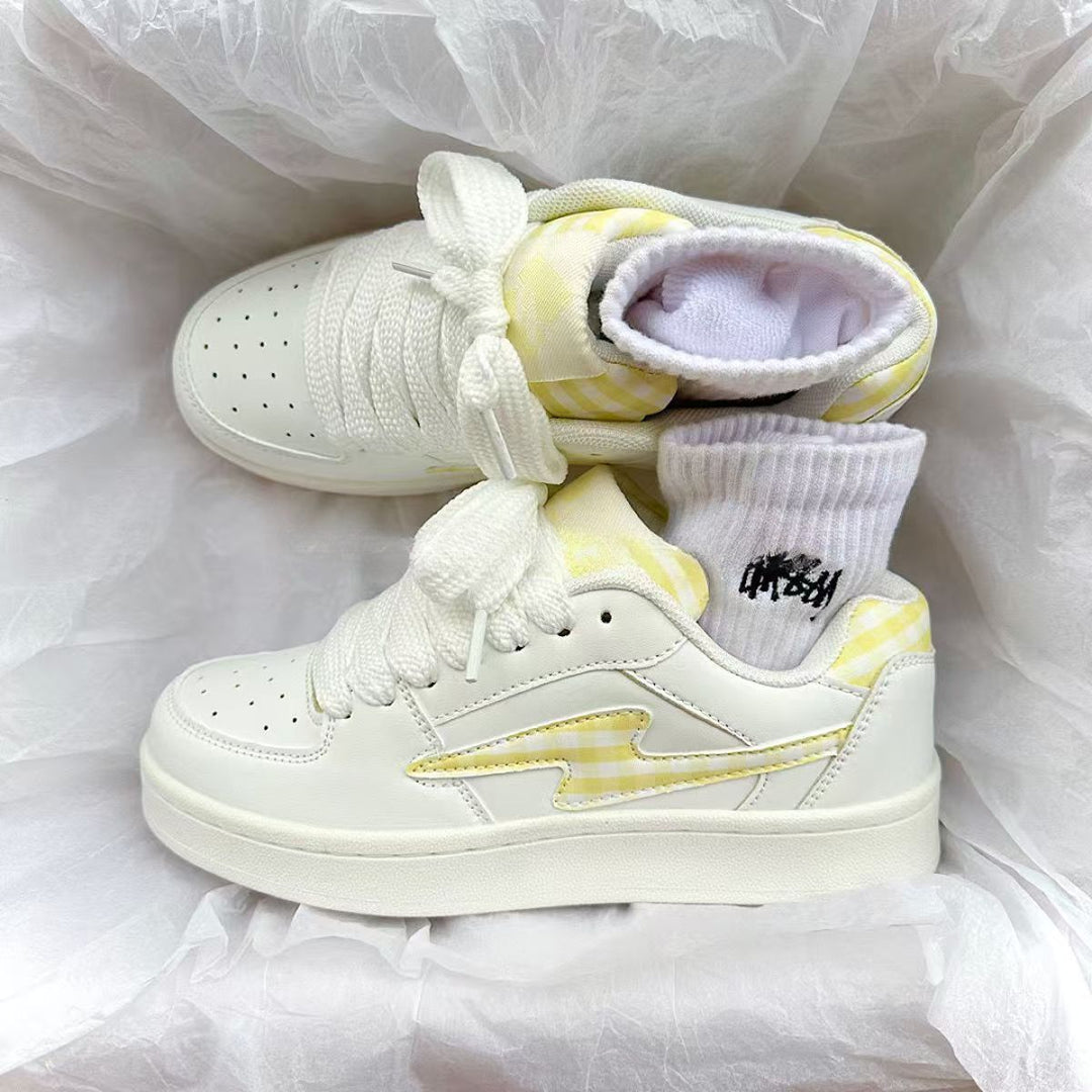 Women's sneakers in a modern check design with breathable materials Mune Fashion