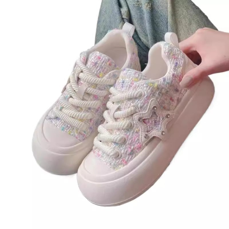 Women Trendy Comfort Sneakers with Sparkling Star Detail Mune Fashion