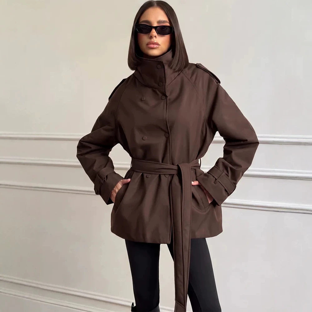 Women Short Technical Trench with High Collar Flap, Double Press Button Placket and Tailoring Tie Belt Mune Fashion