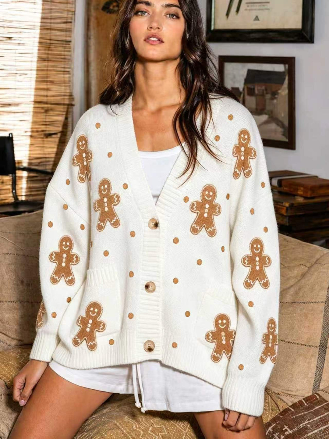 Women nan oversized knitted cardigan with gingerbread embroidery and deep V-neck Mune Fashion