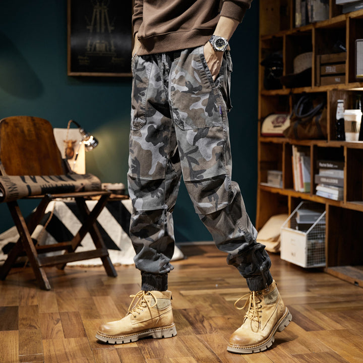 Herren Camouflage-Cargo-Jogginghose mit Tunnelzug, Knieabnähern und geripptem Knöchelabschluss Mune Fashion