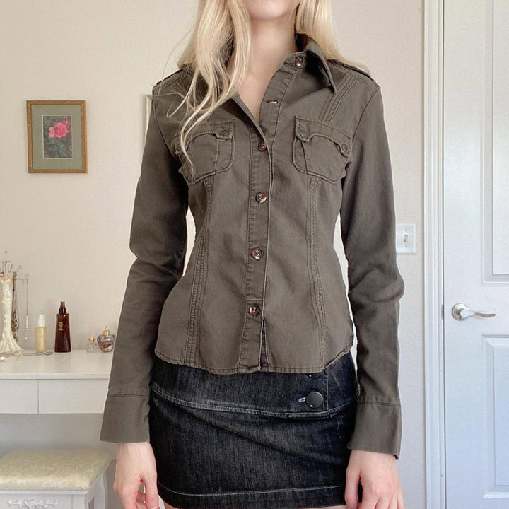 Women's tailored shirt jacket with chest pockets and distinctive seam design Mune Fashion