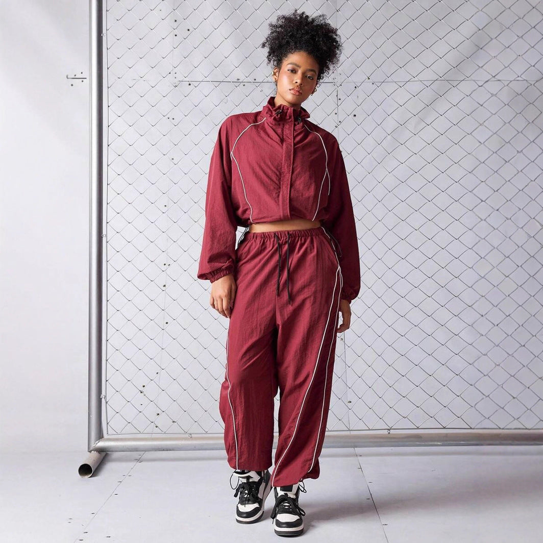 Women's Sportive Cropped Windbreaker Set with Stand-up Collar, Drawstring and Reflective Piping Mune Fashion