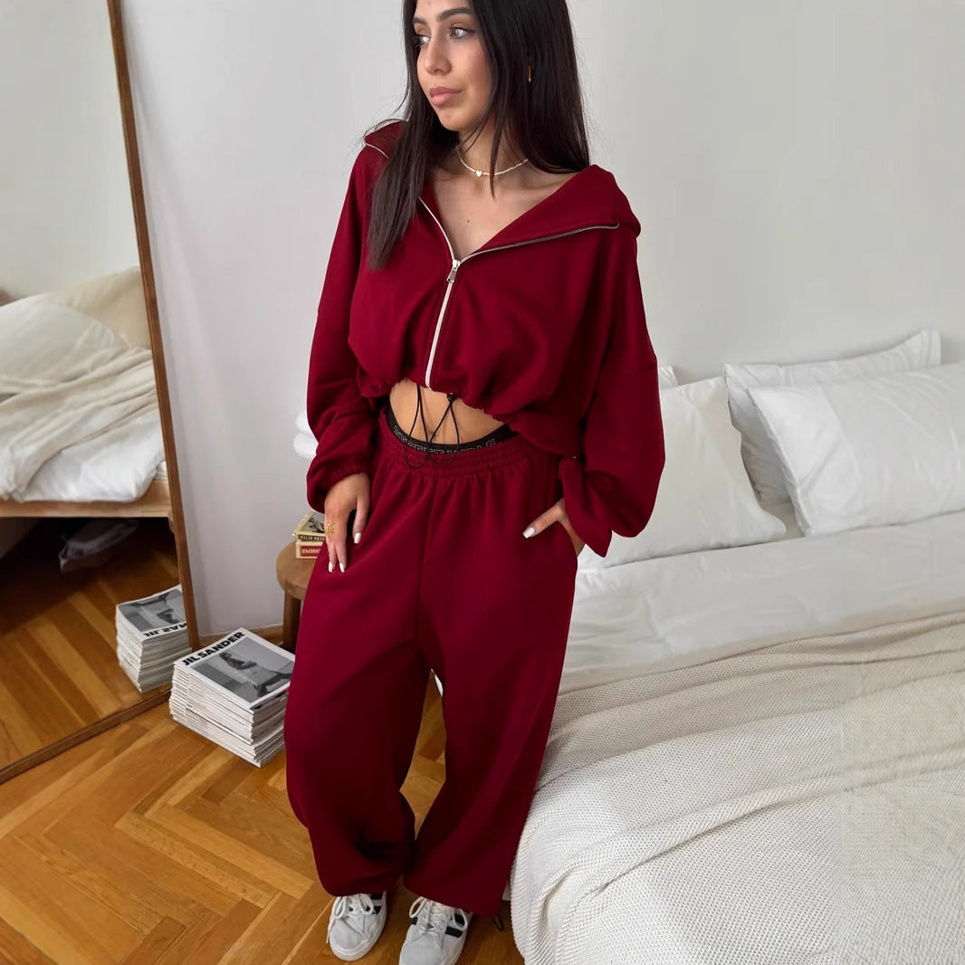 Women's short hoodie lounge set with oversized sleeves and wide jogger pants cut Mune Fashion