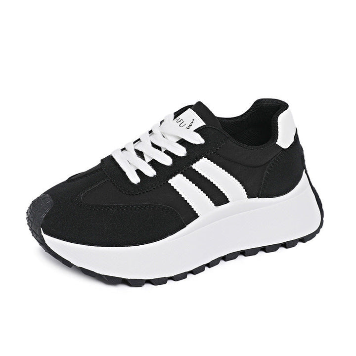 Women sporty sneakers with cushioned sole and breathable surface Mune Fashion